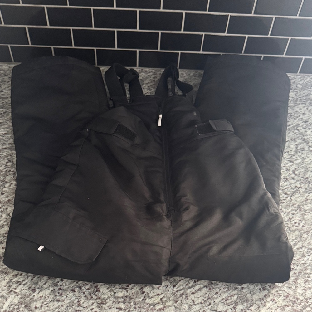 Swiss Tech Black Kids Bibs